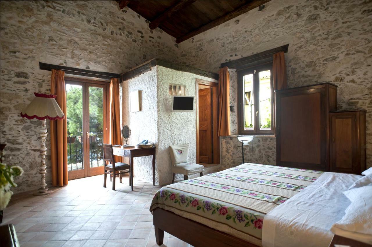 Residenza D'Epoca Borgodifiume Hotell Fiumefreddo Bruzio Exteriör bild