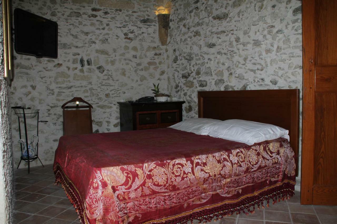Residenza D'Epoca Borgodifiume Hotell Fiumefreddo Bruzio Exteriör bild